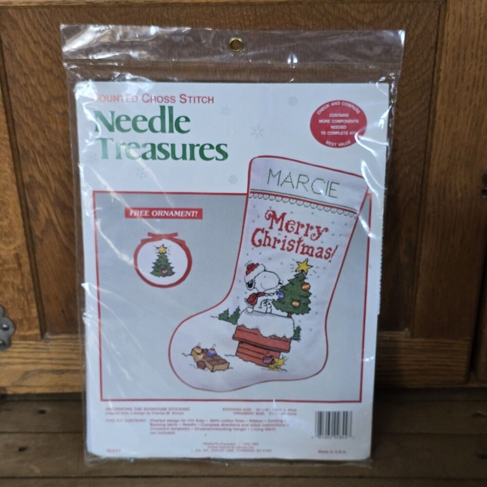 Vtg Needle Treasures SNOOPY CHRISTMAS STOCKING Doghouse Counted Cross Stitch